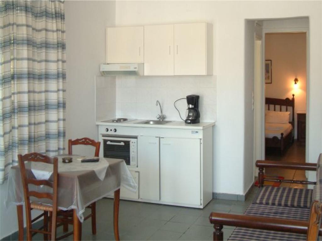 Erato Apartments Batsi Extérieur photo